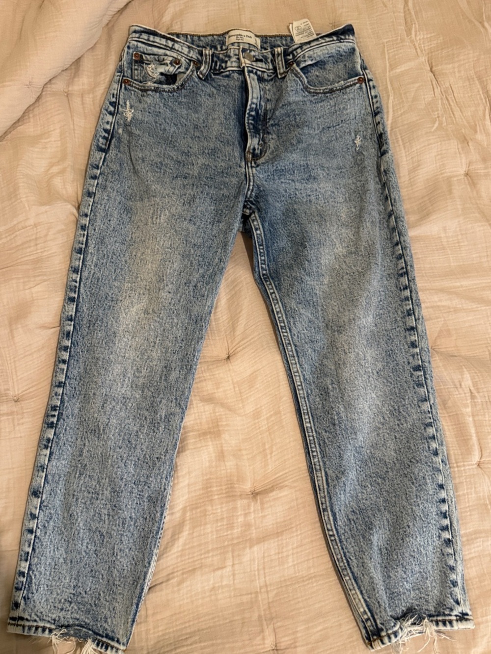 Abercrombie & Fitch The Mom High Rise Jeans | Size 28 / 6 Short